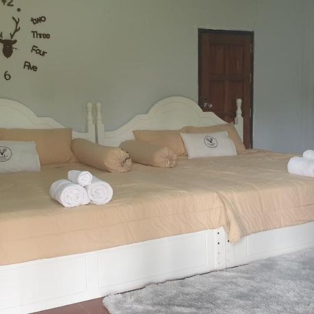 ホテルReindeer House Wat Chedi 4 People シチョン エクステリア 写真