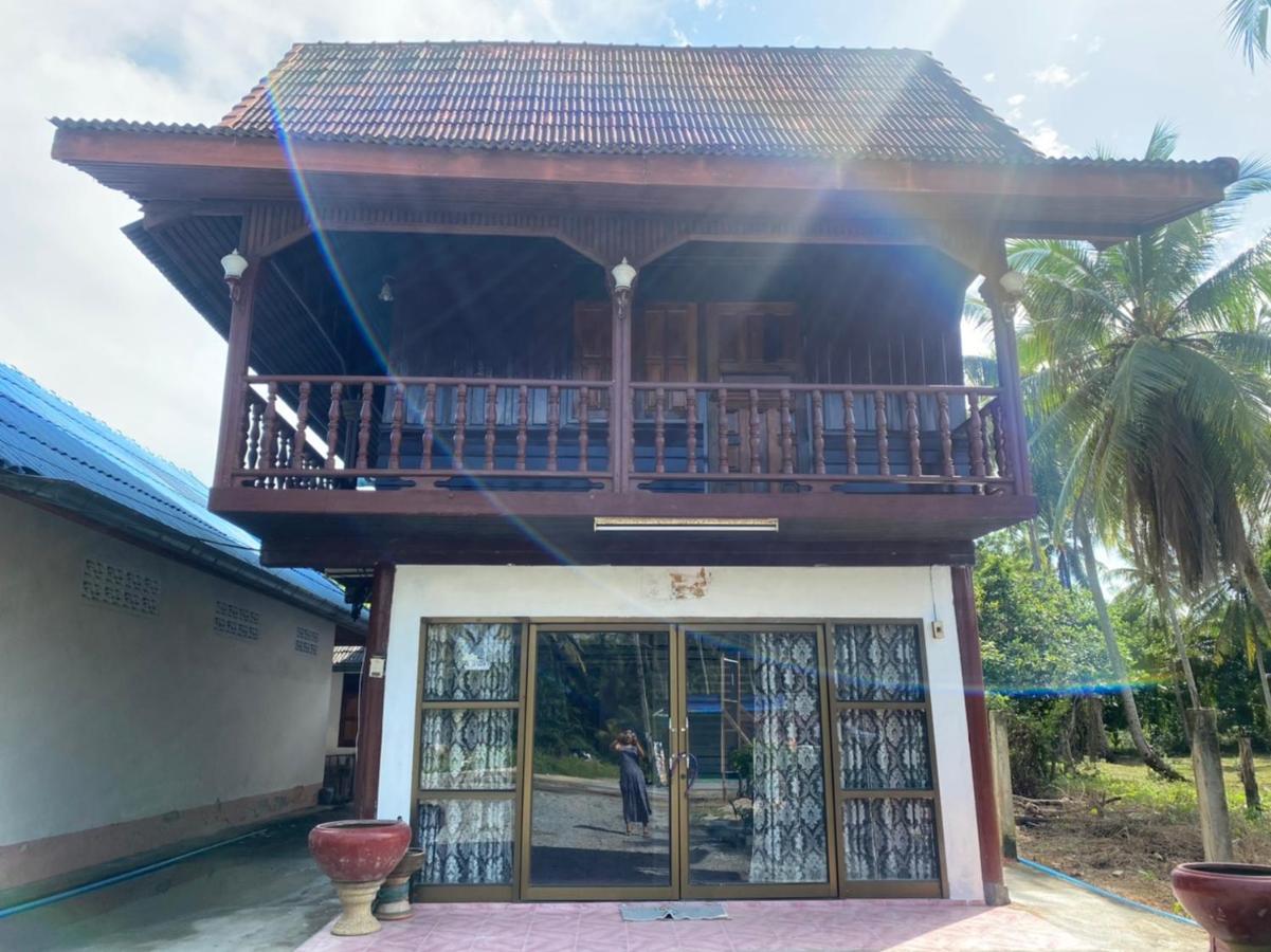 ホテルReindeer House Wat Chedi 4 People シチョン エクステリア 写真