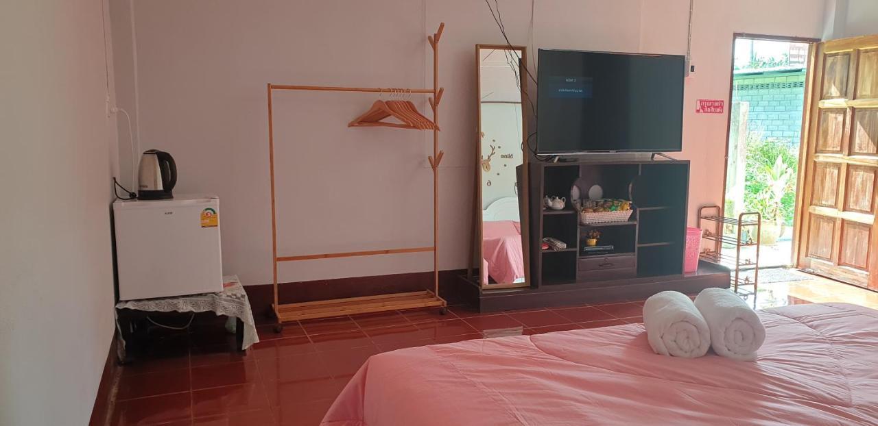 ホテルReindeer House Wat Chedi 4 People シチョン エクステリア 写真