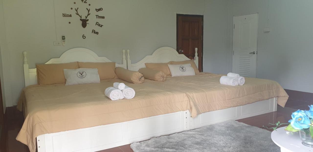 ホテルReindeer House Wat Chedi 4 People シチョン エクステリア 写真